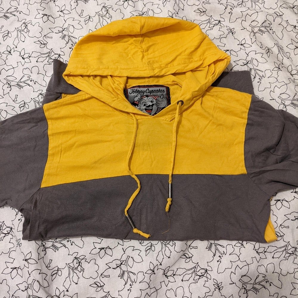 Johnny Cupcakes Short Sleeve Cut & Sew Hoodie XS, Unisex
